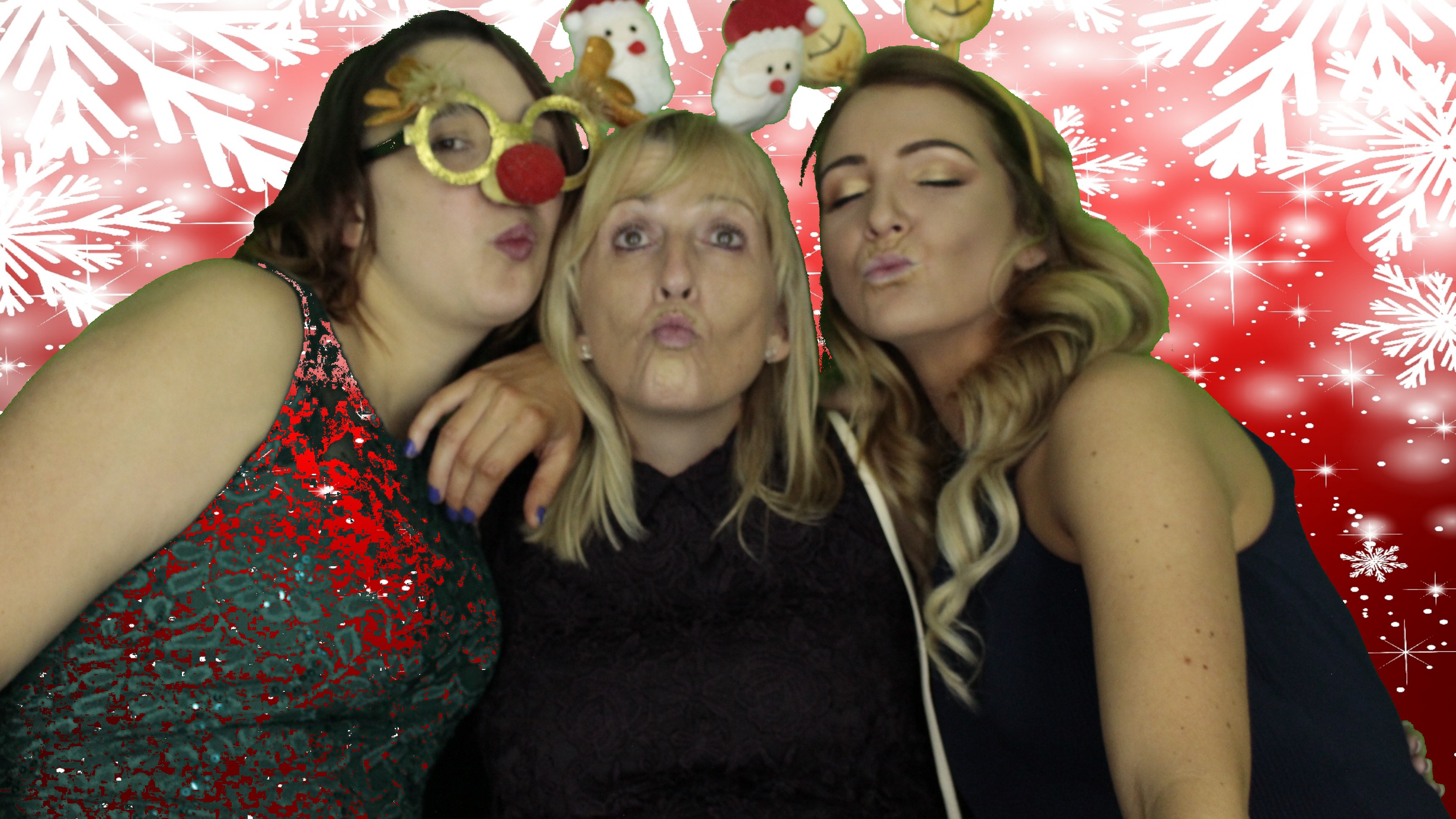 Portsmouth Water Christmas Party | View more photos from the event at gallery.myphotoboothexperience.co.uk/u/MyPhotoBoothExperienceLtd/Portsmouth-Water-Christmas-Party